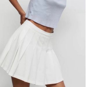 URBAN OUTFITTERS WHITE TENNIS SKIRT 🎾 🤍